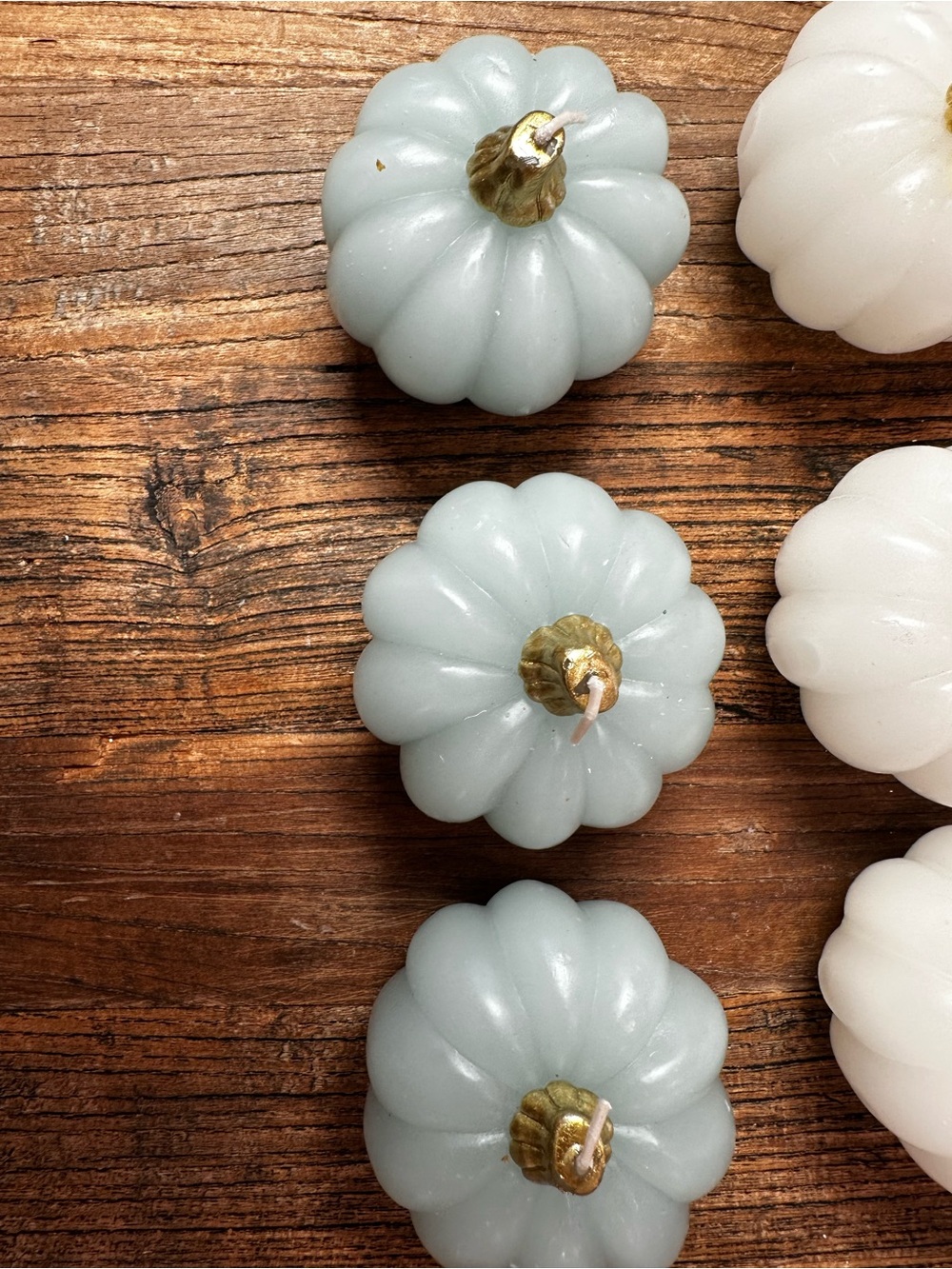 Set of 6 Pumpkin-Shaped candles in White and Pale Blue with Gold Accents - Picture 4 of 5